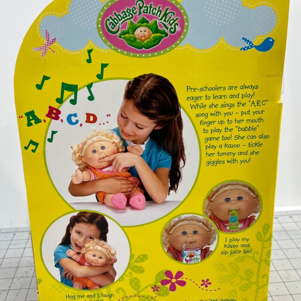 ABC Play With Me! Cabbage Patch Kids Doll Sings & Giggles 30156 New In Box - Picture 6 of 7